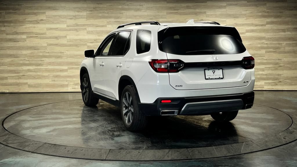 Used 2025 Honda Pilot Elite image 15