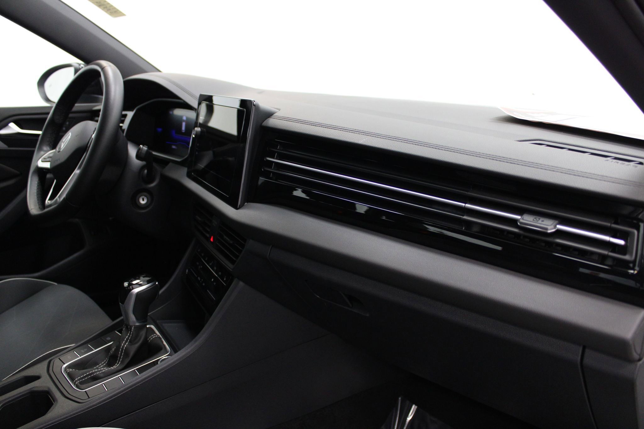 Used 2025 Volkswagen Jetta Sport FWD image 25