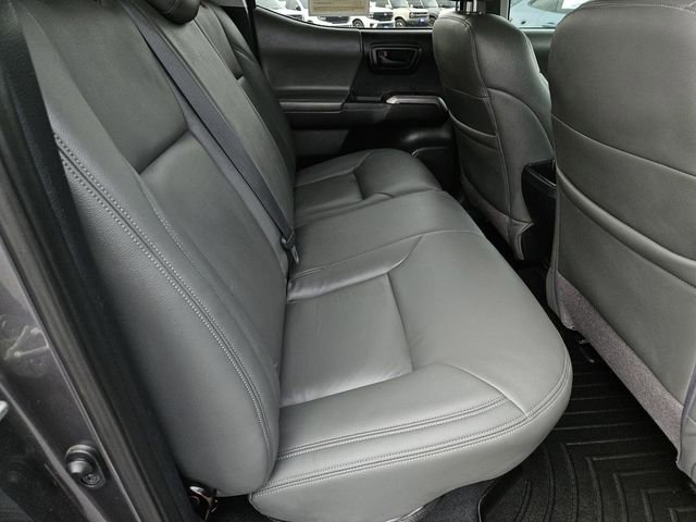 Used 2017 Toyota Tacoma SR5 w/ Tow Package RWD image 27