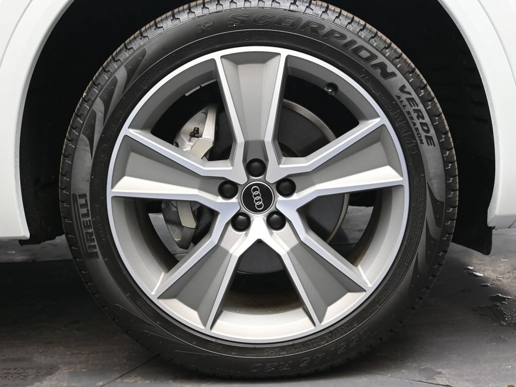 Certified 2025 Audi Q5 2.0T Premium w/ Convenience Plus Package AWD/4WD image 10