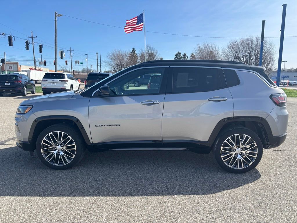 Used 2023 Jeep Compass Limited w/ Elite Group image 2