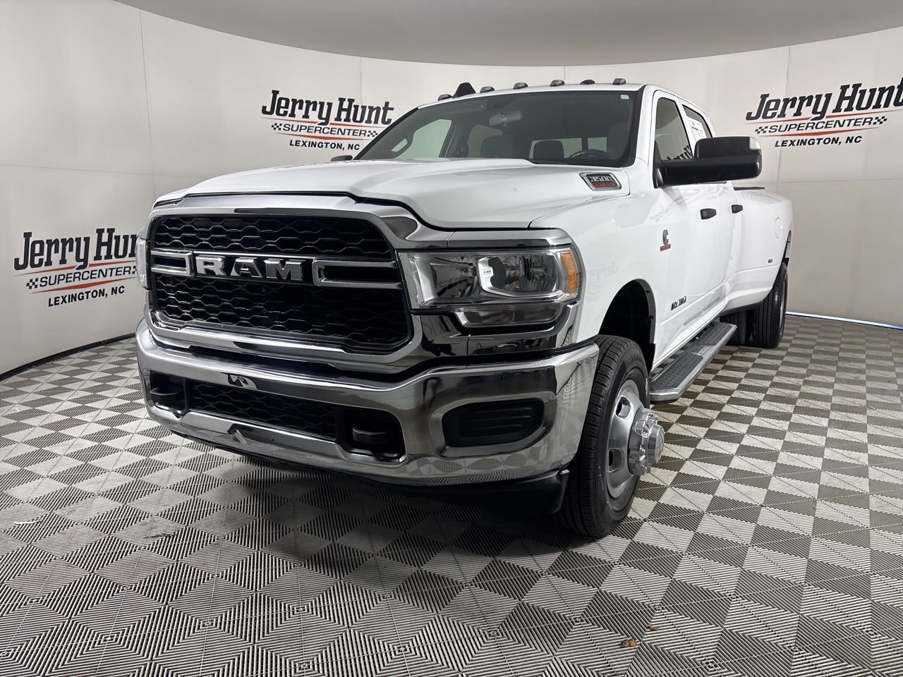 Used 2022 RAM 3500 Tradesman image 1