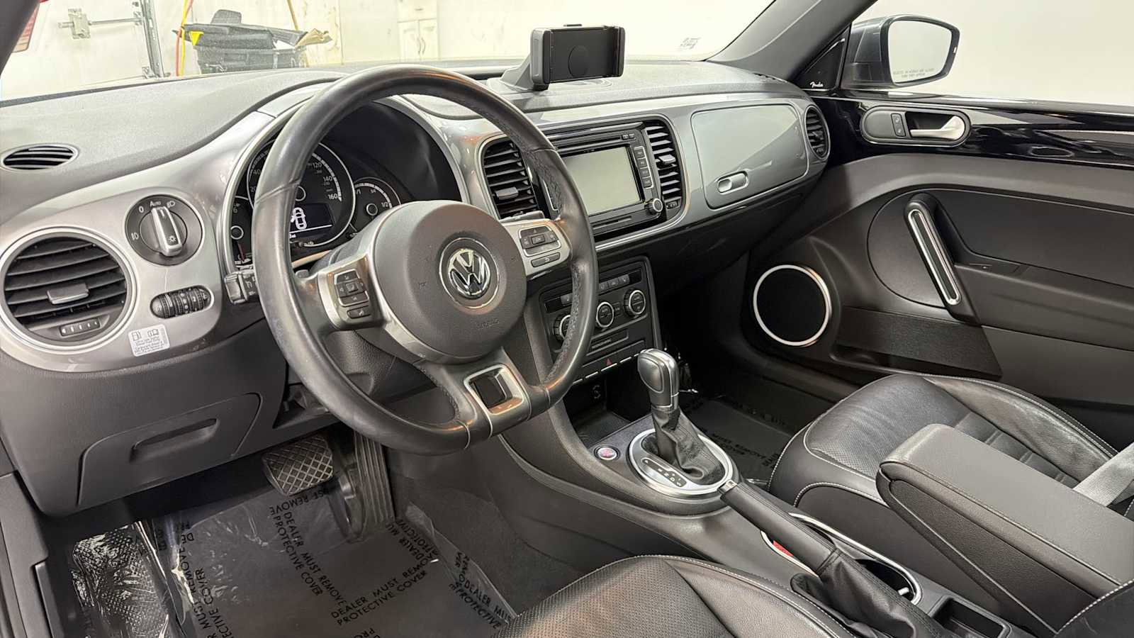 Used 2014 Volkswagen Beetle TDI image 14