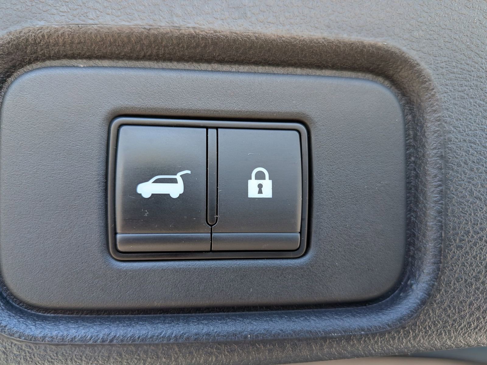 Used 2024 Nissan Pathfinder SL AWD/4WD image 34