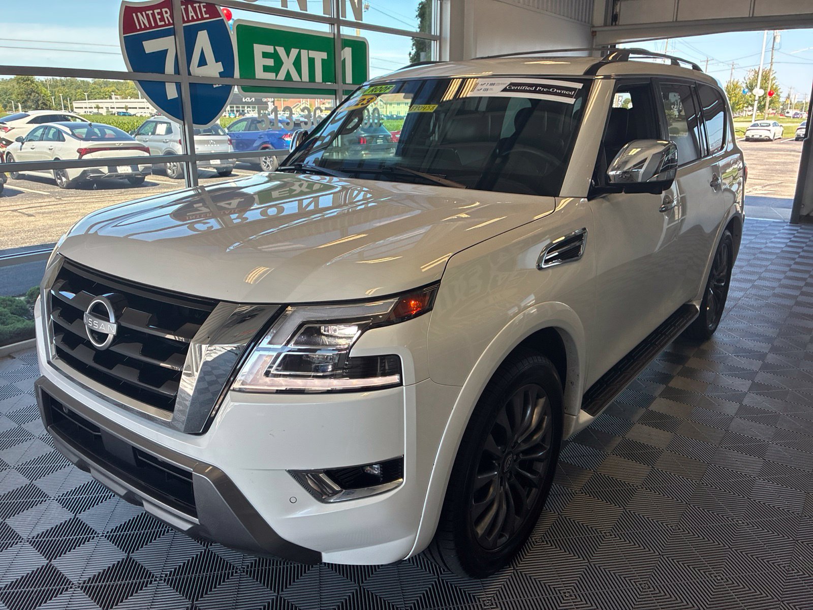 Used 2023 Nissan Armada Platinum w/ Captain's Chairs Package AWD/4WD image 3