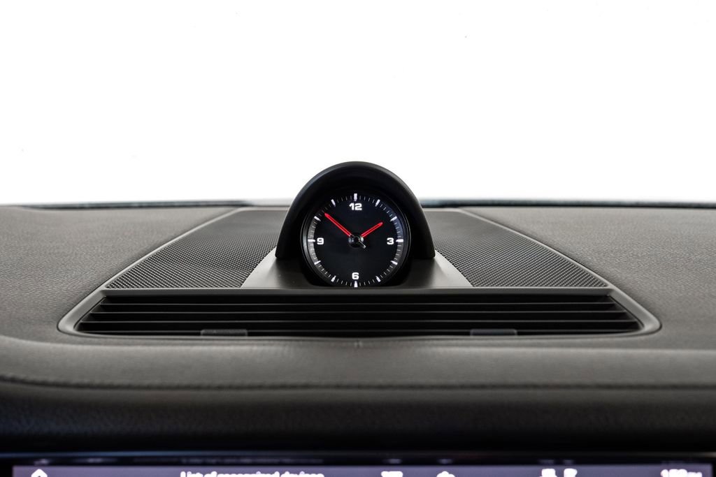 Used 2021 Porsche Panamera image 32