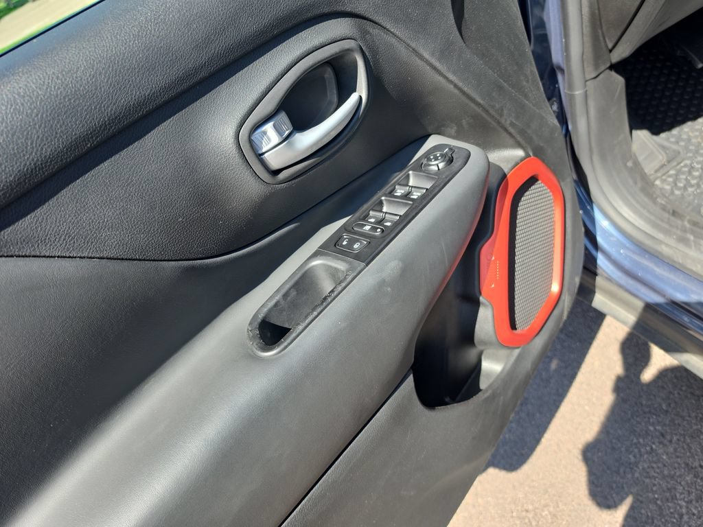 Used 2023 Jeep Renegade Trailhawk AWD/4WD image 13
