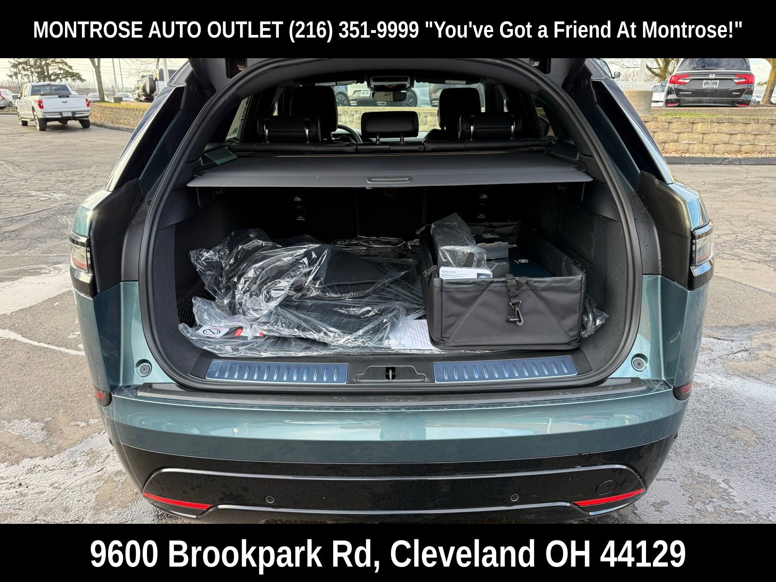 New 2026 Land Rover Range Rover Velar Dynamic SE image 36