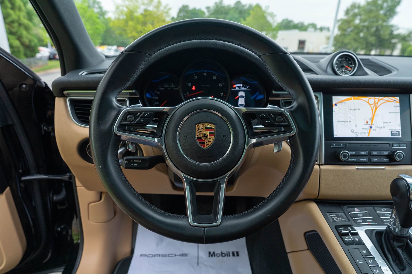 Used 2018 Porsche Macan Sport Edition AWD/4WD image 25