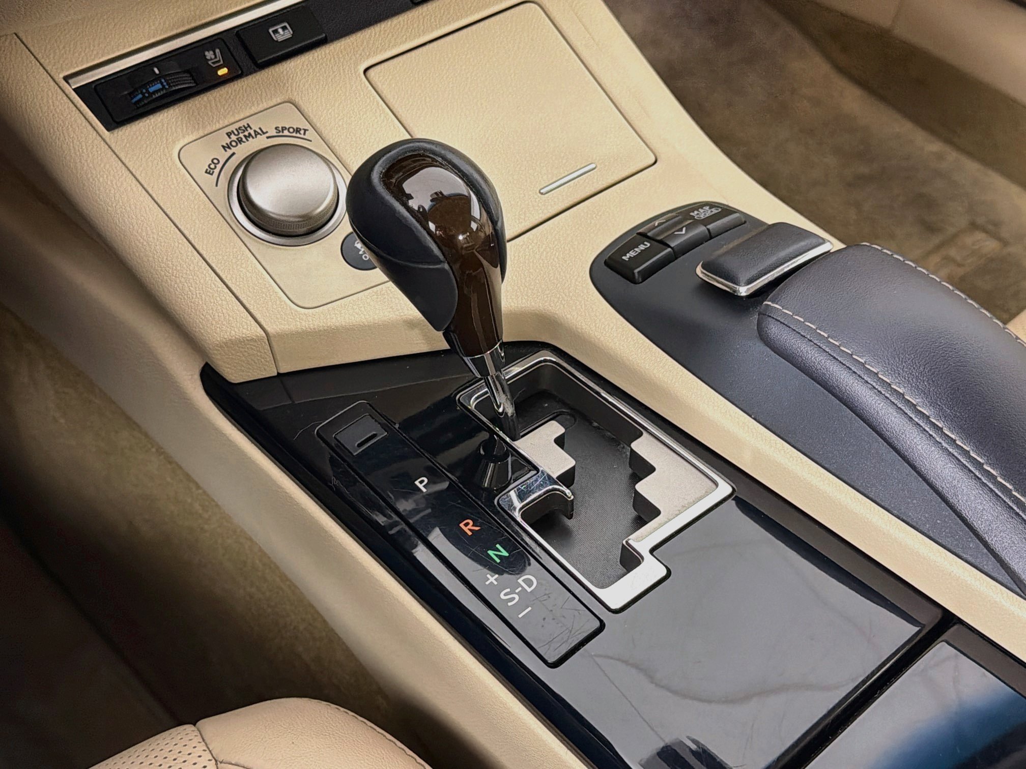 Used 2014 Lexus ES 350 w/ Luxury Package FWD image 25