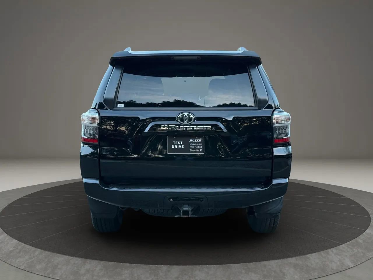 Used 2016 Toyota 4Runner SR5 AWD/4WD image 5