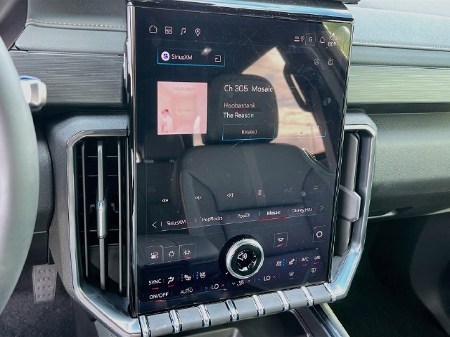 New 2027 GMC Acadia AT4 w/ AT4 Reserve Package AWD/4WD image 10