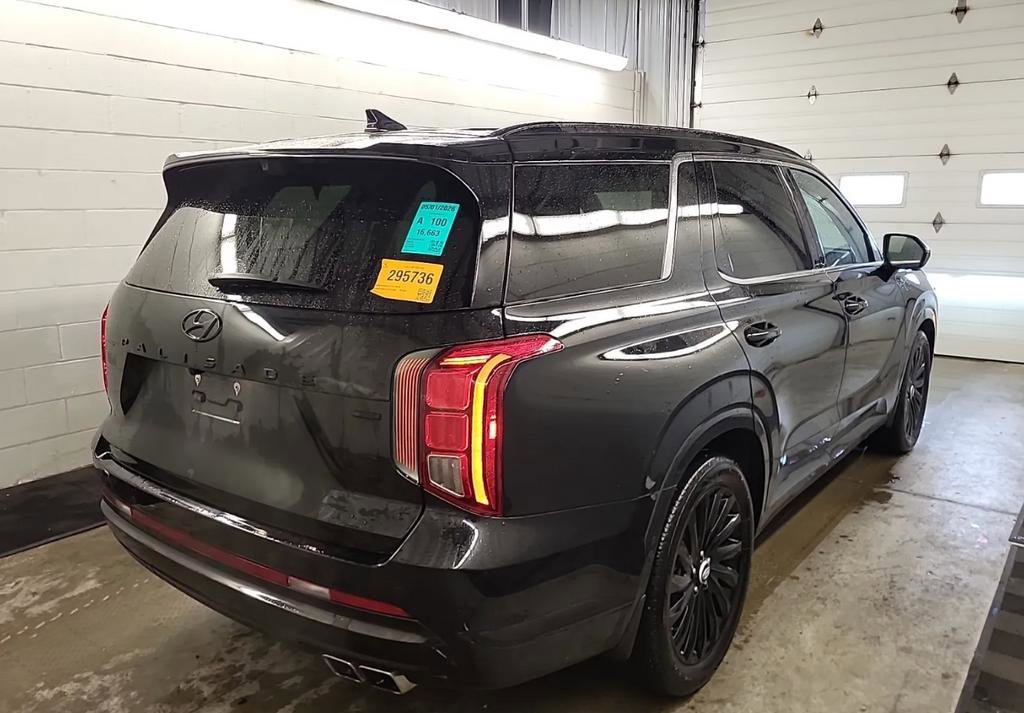 Used 2025 Hyundai Palisade Calligraphy AWD/4WD image 2