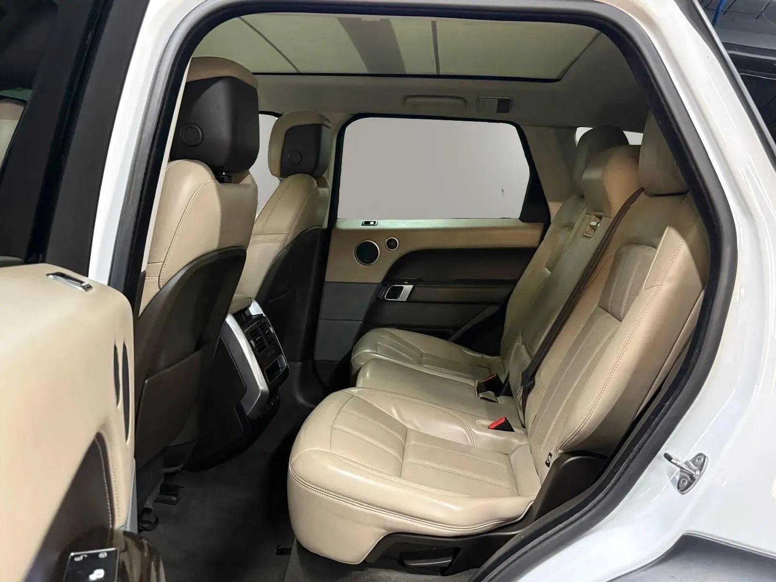 Used 2018 Land Rover Range Rover Sport Supercharged AWD/4WD image 23