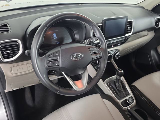Used 2025 Hyundai Venue SEL image 20