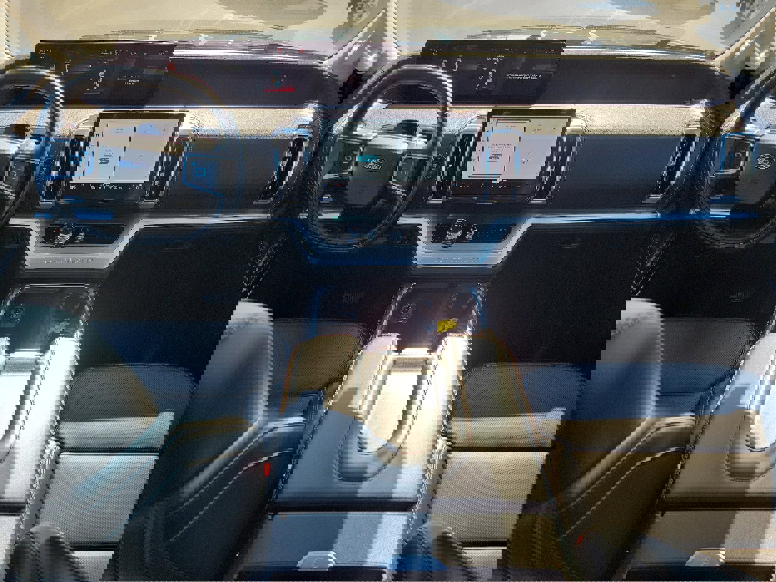 Certified 2025 Ford Expedition Max Platinum image 16