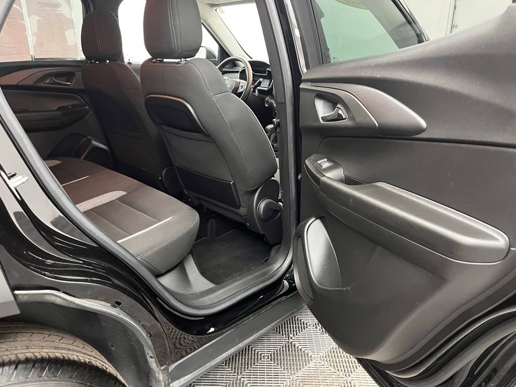 Used 2023 Chevrolet TrailBlazer LT AWD/4WD image 33