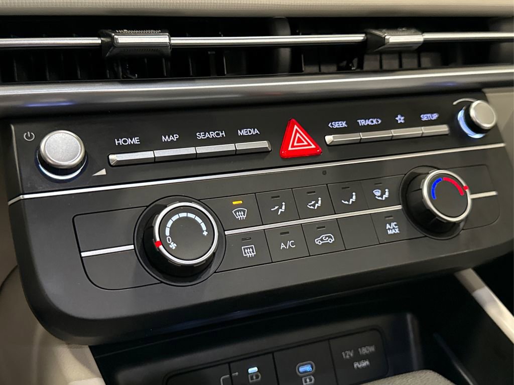 Certified 2025 Hyundai Tucson SE image 28