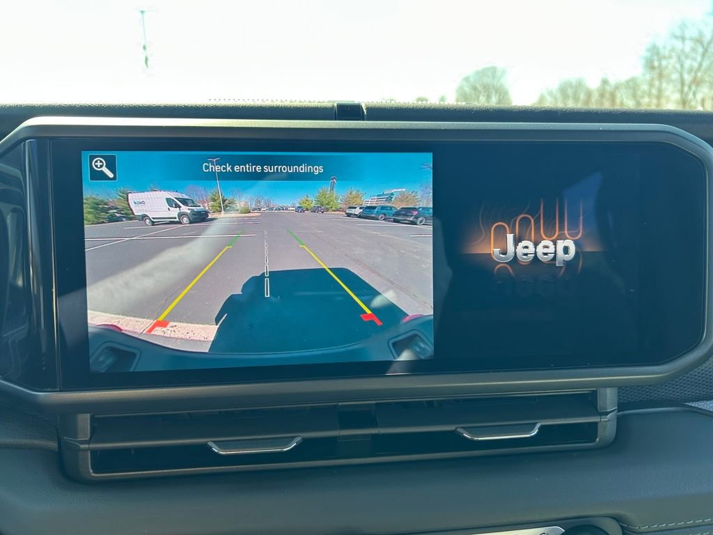 Certified 2025 Jeep Gladiator Mojave image 13