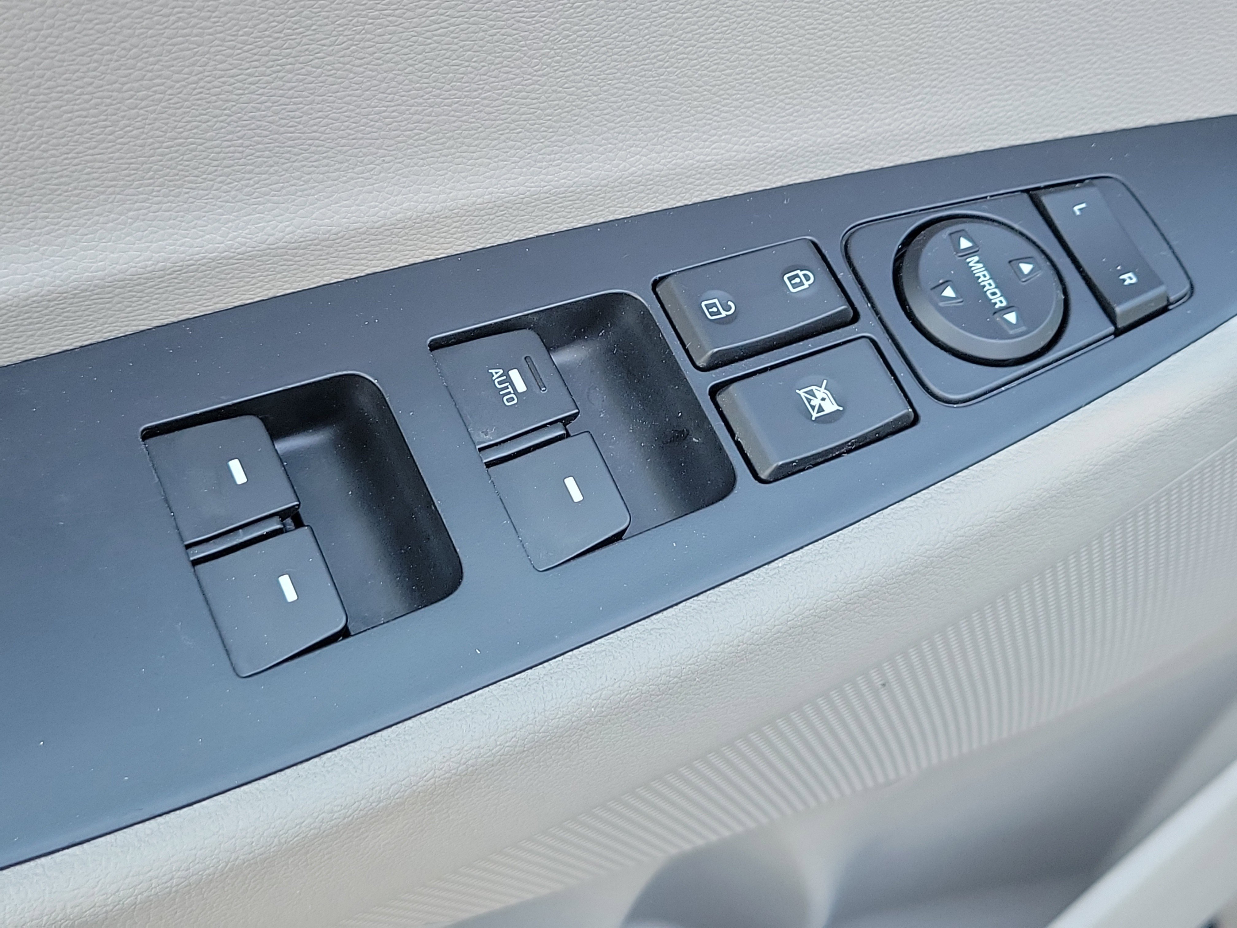 Used 2021 Hyundai Tucson Value w/ Cargo Package image 17