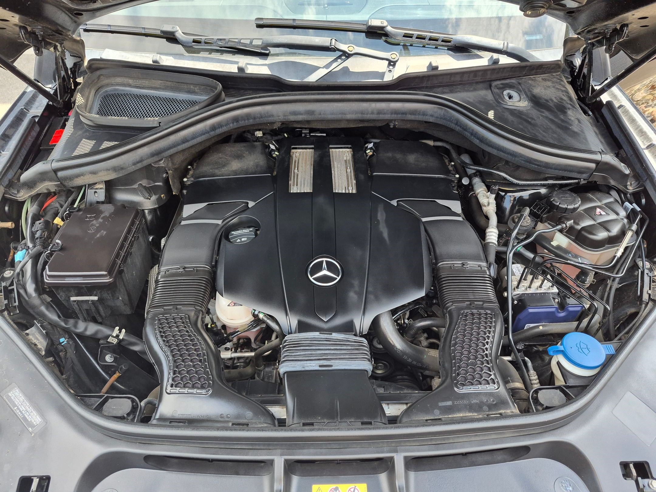 Used 2017 Mercedes-Benz GLS 450 4MATIC image 32