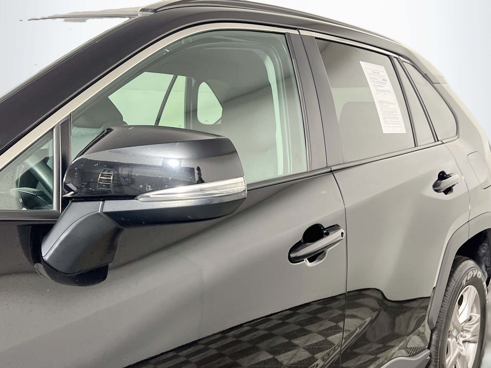 Used 2025 Toyota RAV4 XLE FWD image 12