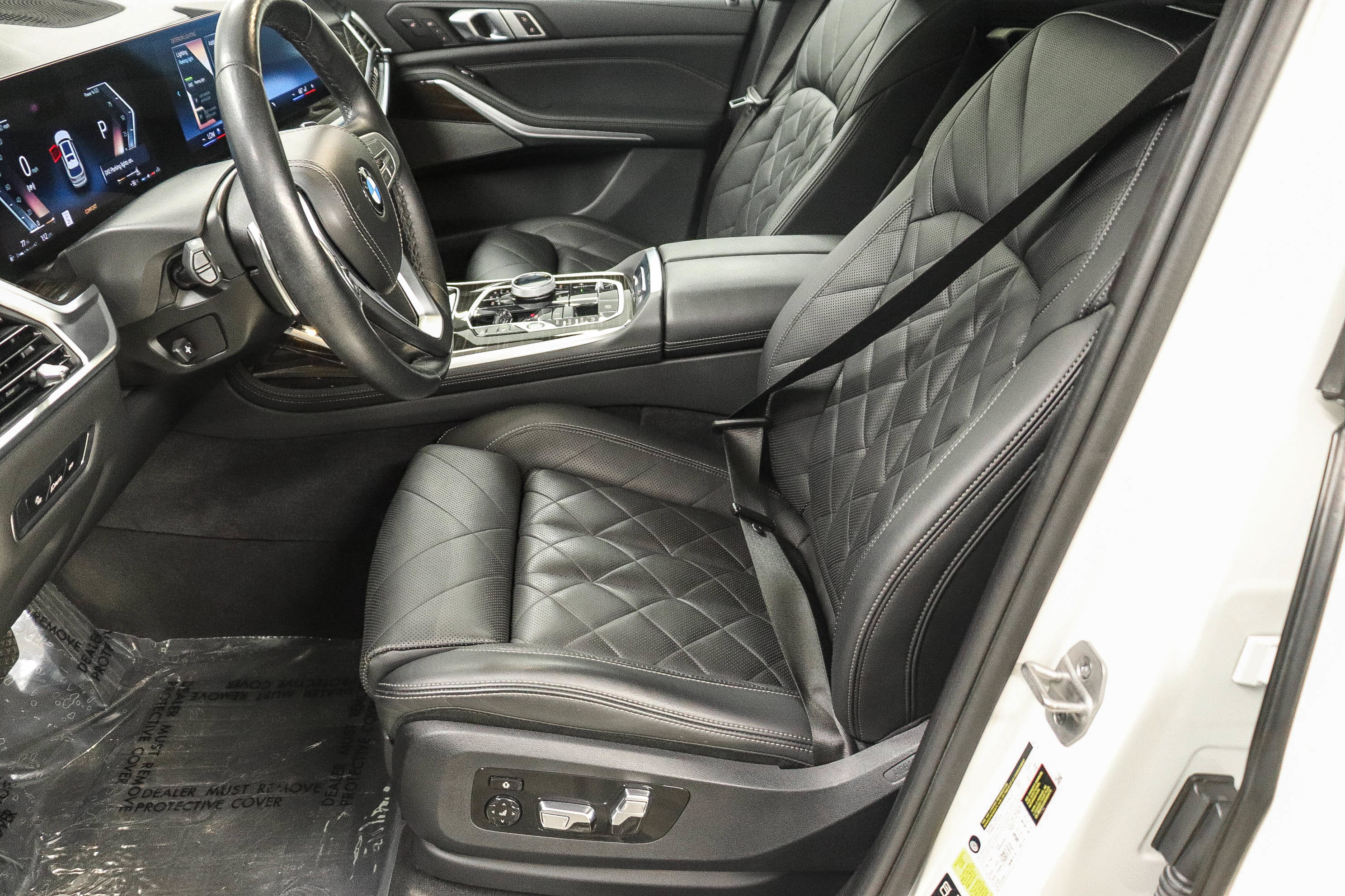 Used 2024 BMW X7 xDrive40i w/ Executive Package AWD/4WD image 17