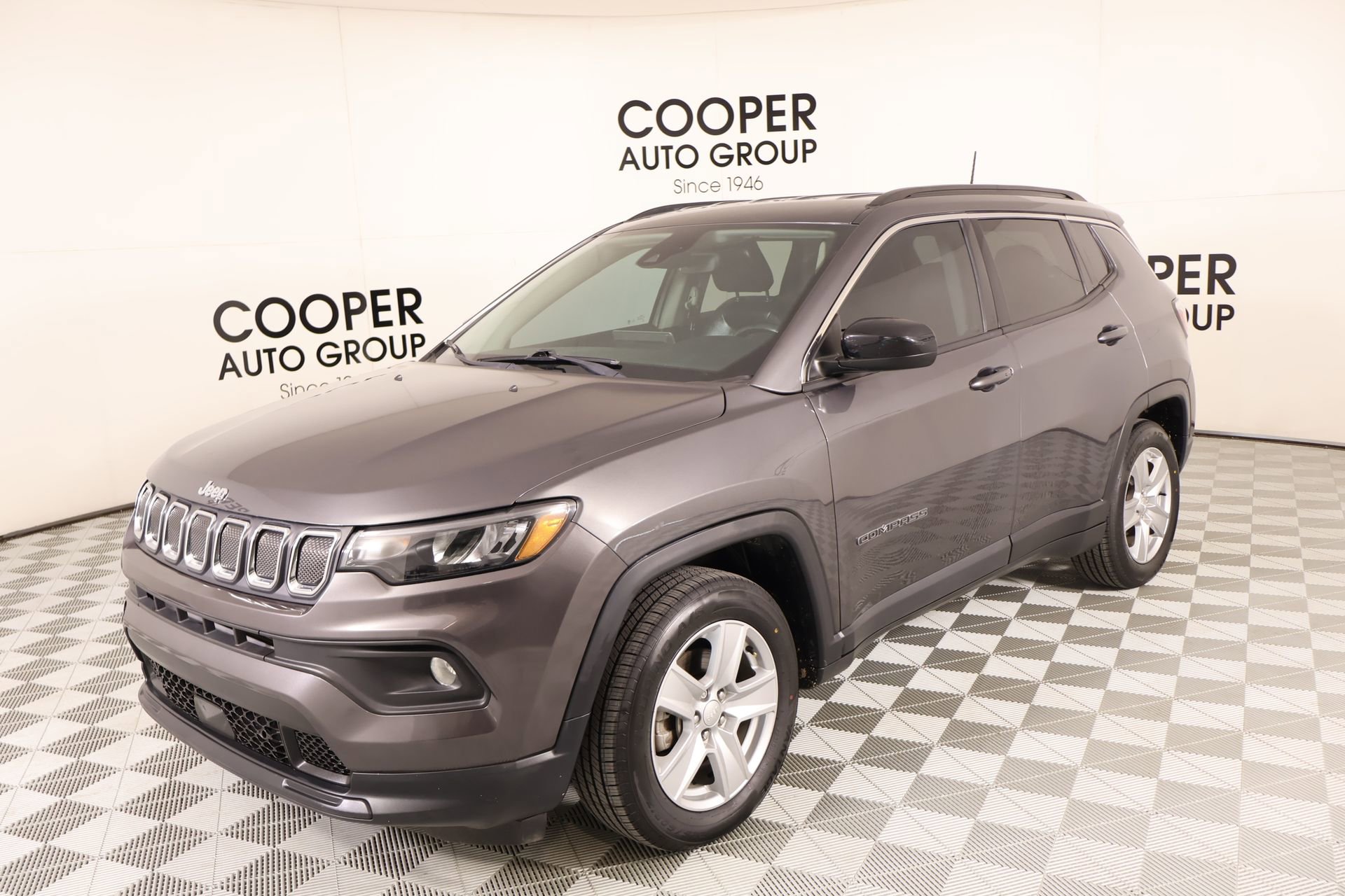 Used 2022 Jeep Compass Latitude w/ Convenience Group FWD image 9