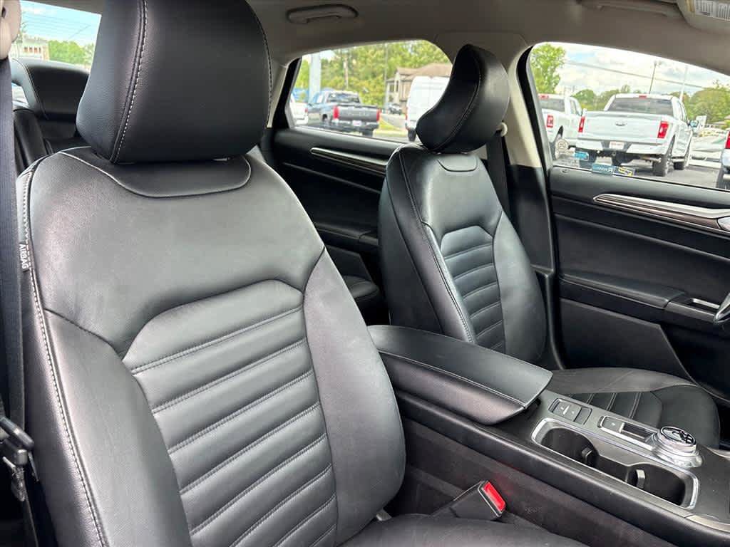 Used 2017 Ford Fusion Energi SE FWD image 6