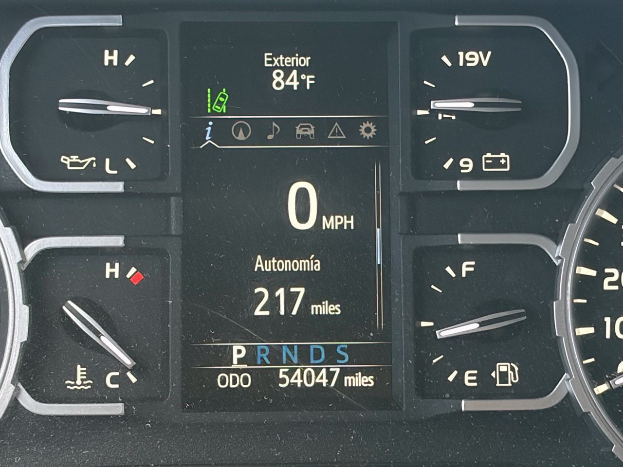 Used 2021 Toyota Tundra Limited w/ Limited Premium Package AWD/4WD image 12