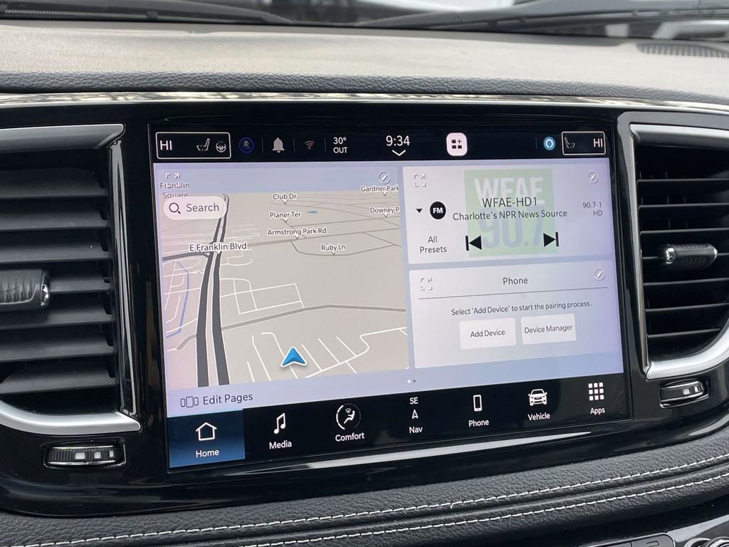 Certified 2023 Chrysler Pacifica Limited image 35