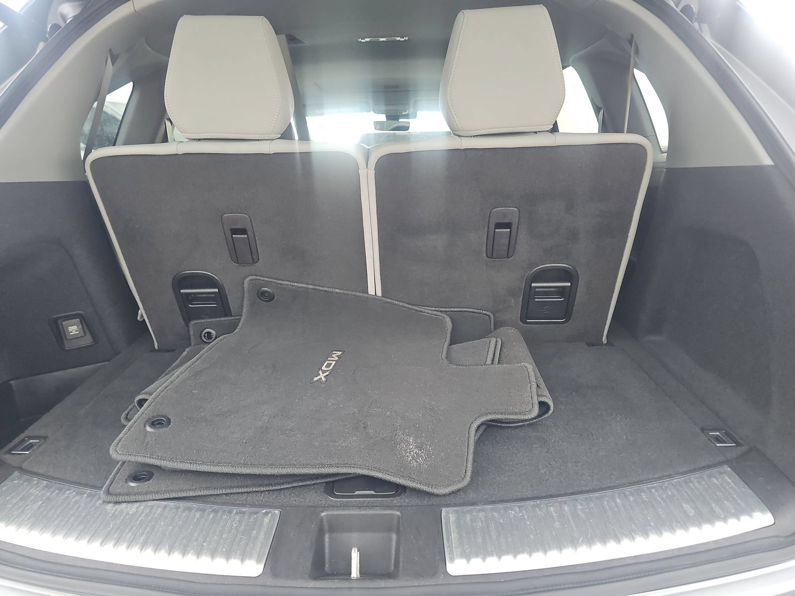 Used 2020 Acura MDX SH-AWD image 17