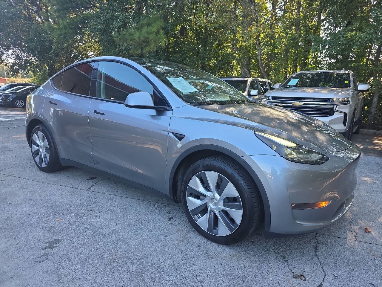 Used 2024 Tesla Model Y Long Range AWD/4WD image 4
