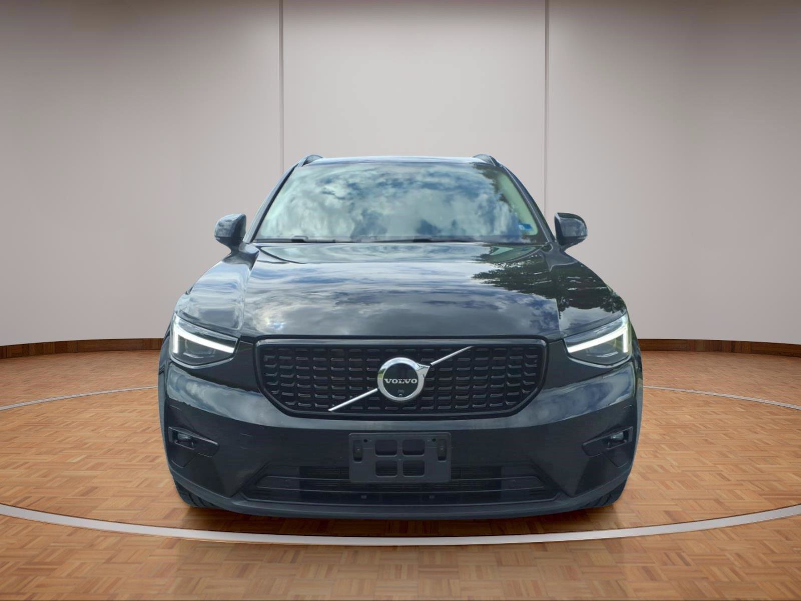 Certified 2026 Volvo XC40 B5 Plus w/ Protection Package Premier AWD/4WD image 2