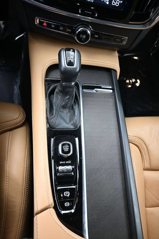 Used 2018 Volvo V90 T6 Cross Country w/ Convenience Package AWD/4WD image 16