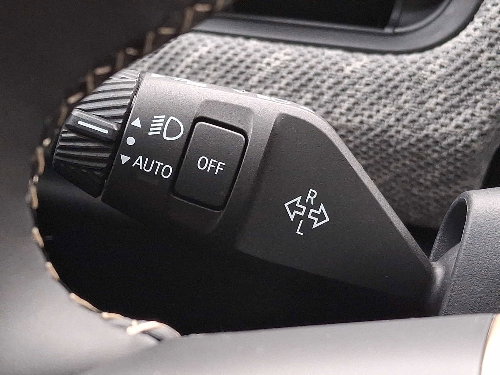 Certified 2025 MINI Cooper S image 23