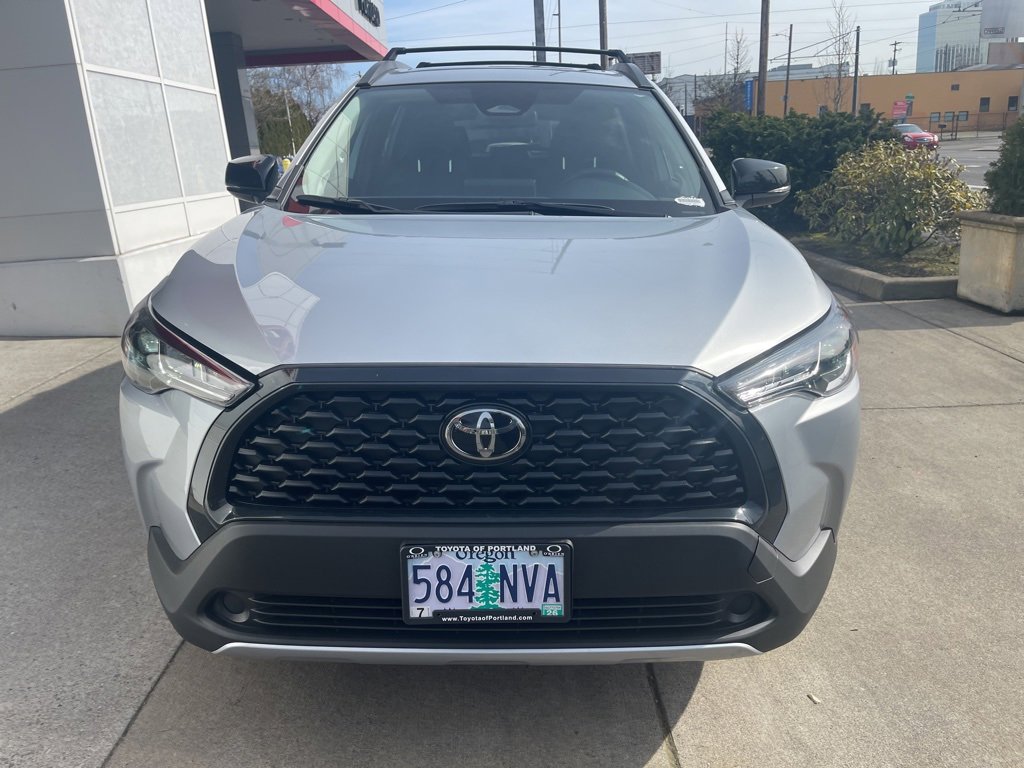 Used 2025 Toyota Corolla Cross LE w/ Moonroof Package image 3