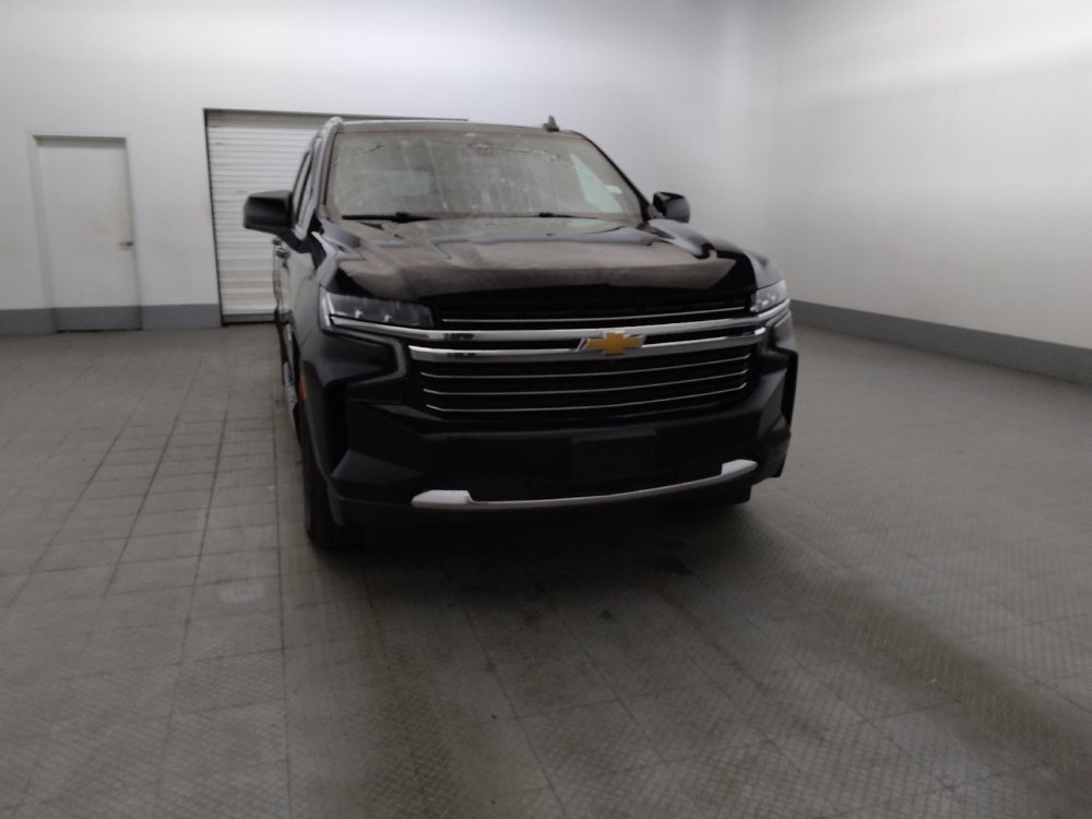 Used 2022 Chevrolet Suburban LT w/ Luxury Package AWD/4WD image 14