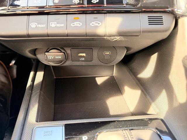 Used 2025 Hyundai Elantra Hybrid image 19