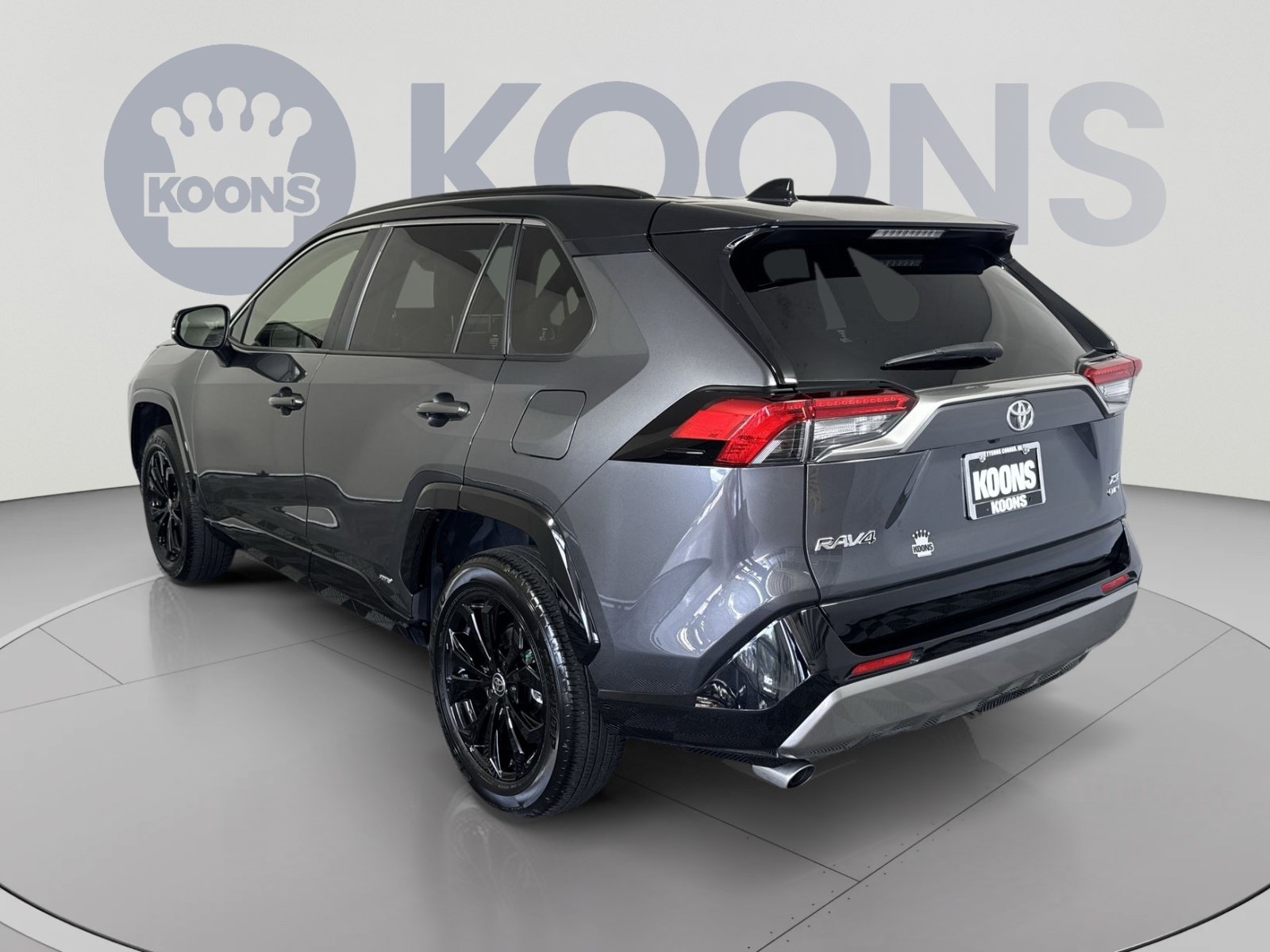 Used 2025 Toyota RAV4 XSE AWD/4WD image 4