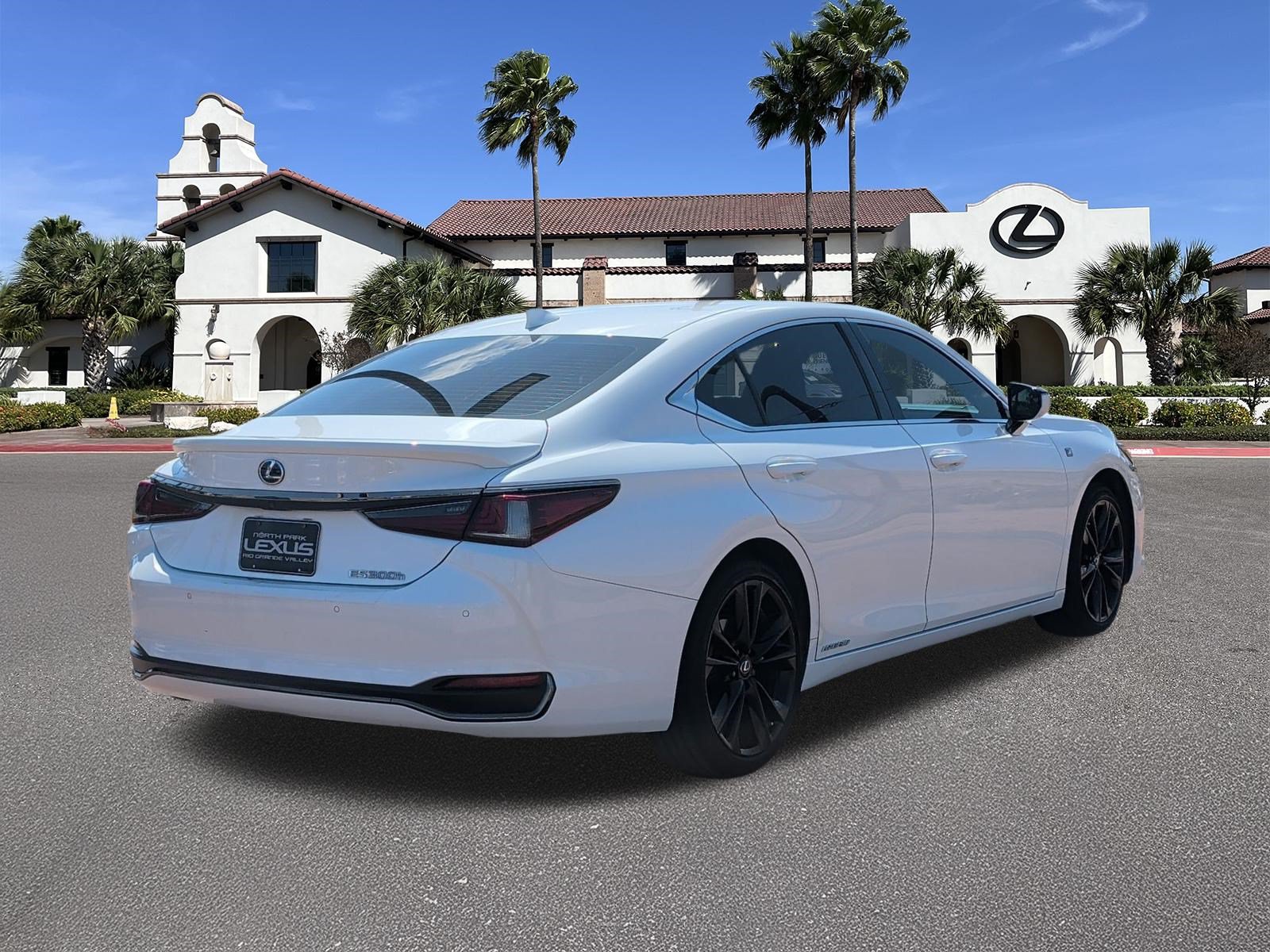 Certified 2022 Lexus ES 300h F Sport w/ Accessory Package 2 FWD image 2