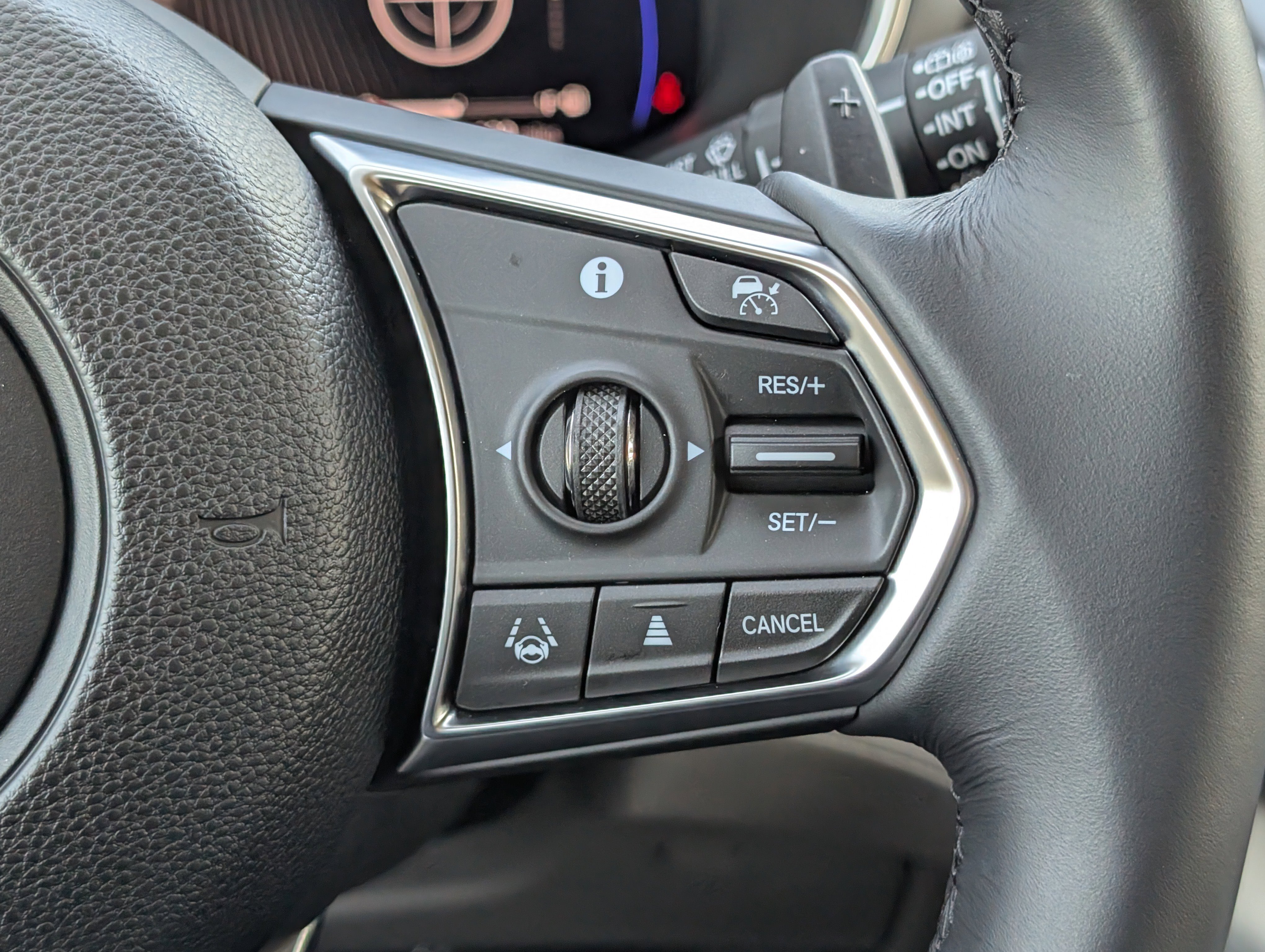 Certified 2025 Acura MDX FWD w/ Technology Package image 17