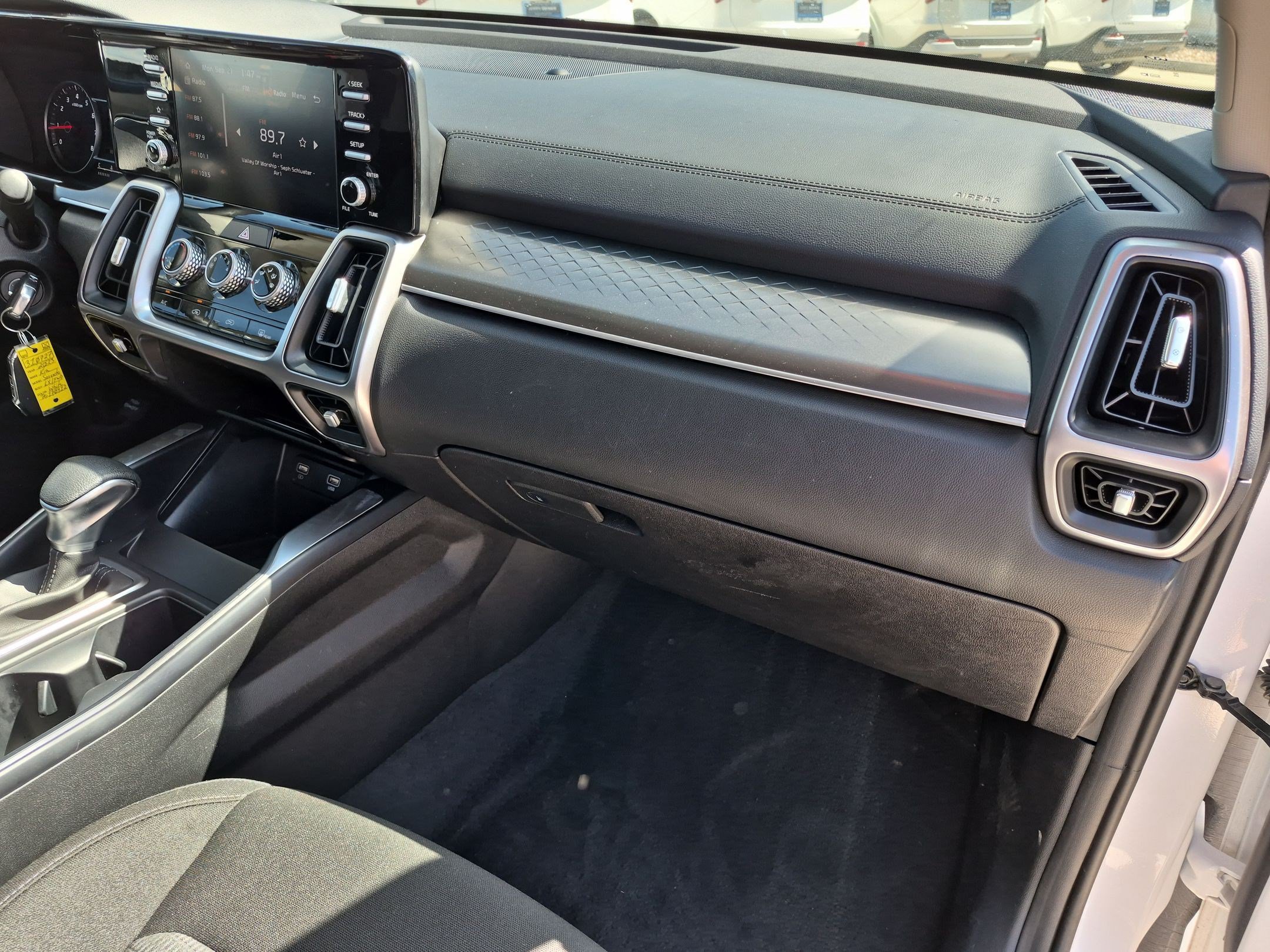 Certified 2023 Kia Sorento LX FWD image 29