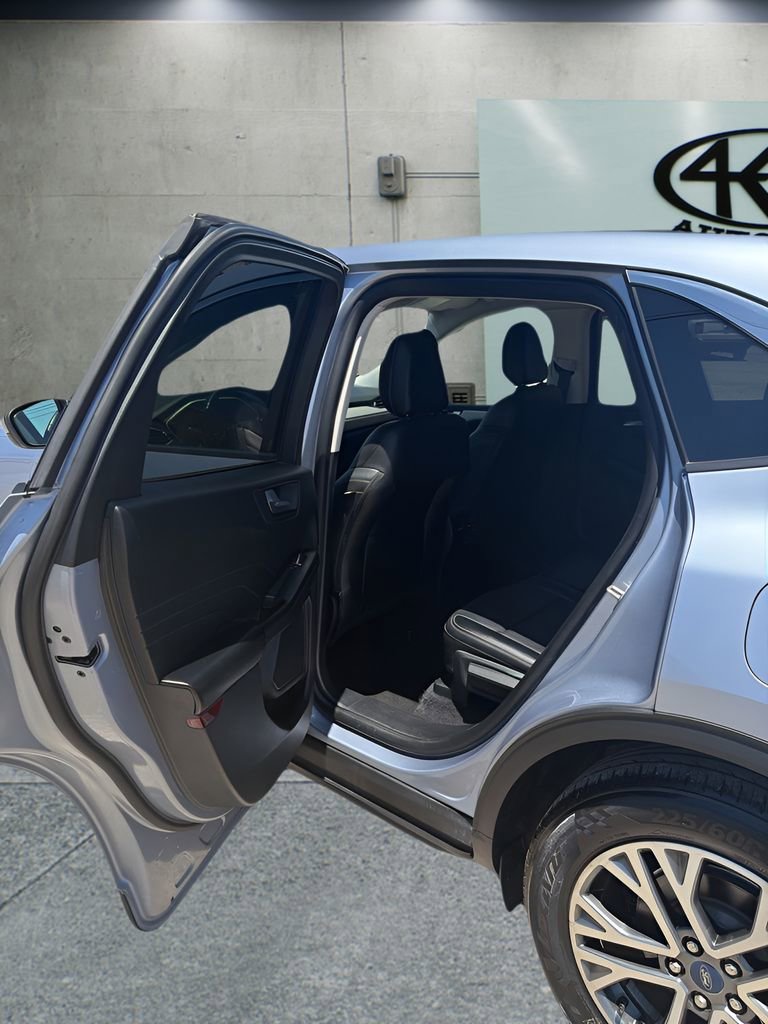 Used 2022 Ford Escape SEL FWD image 11