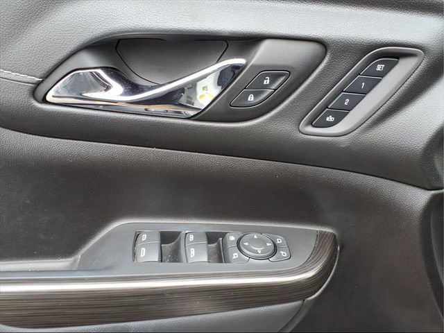 Used 2023 GMC Acadia SLT w/ Elevation Edition image 14