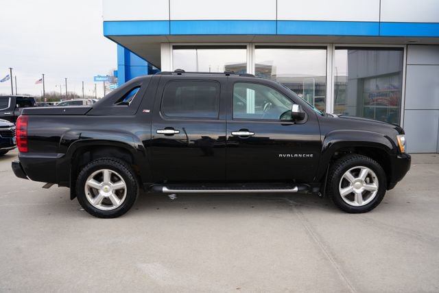 Used 2012 Chevrolet Avalanche LT w/ Suspension Package, Off-Road image 31