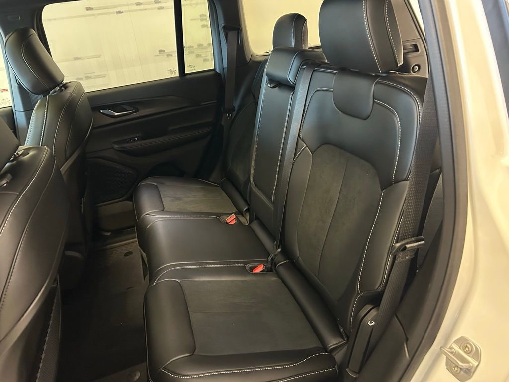 New 2025 Jeep Grand Cherokee Laredo image 20