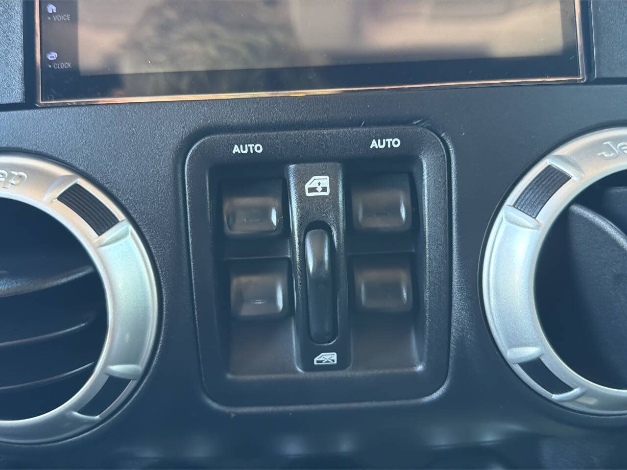 Used 2017 Jeep Wrangler Unlimited Sahara AWD/4WD image 34