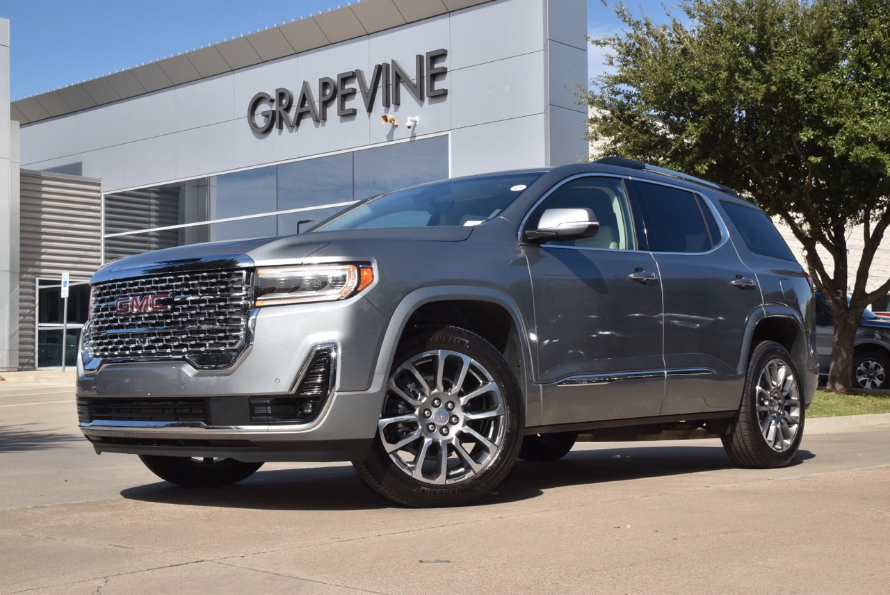 Used 2023 GMC Acadia Denali w/ Denali Technology Package FWD image 2