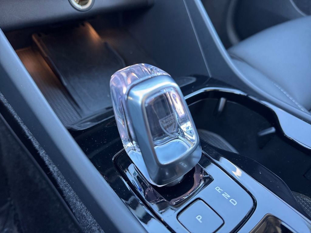 Certified 2025 Volvo XC40 B5 Plus image 16